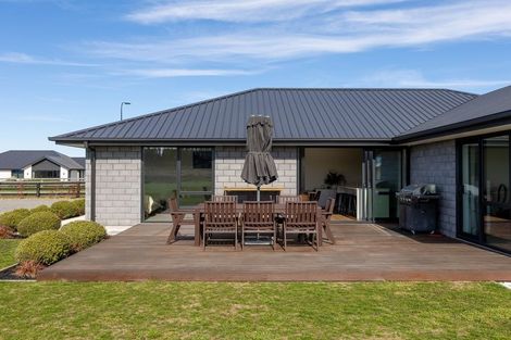 Photo of property in 32 Summers Road, Darfield, 7571