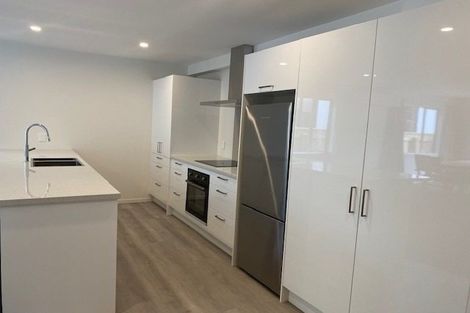 Photo of property in 28b Collins Avenue, Tawa, Wellington, 5028