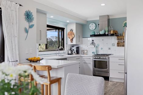 Photo of property in 26 Highcroft Place, Welcome Bay, Tauranga, 3112