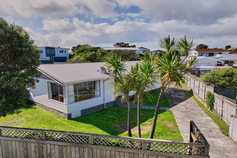 Photo of property in 9 Clipper Street, Titahi Bay, Porirua, 5022