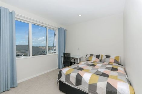 Photo of property in 7 Colliston Rise, Pinehill, Auckland, 0632