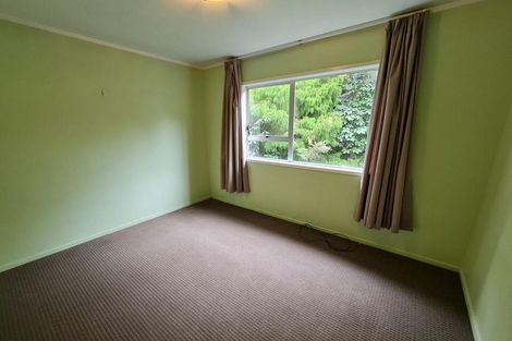 Photo of property in 66 Rauhuia Crescent, Parau, Auckland, 0604