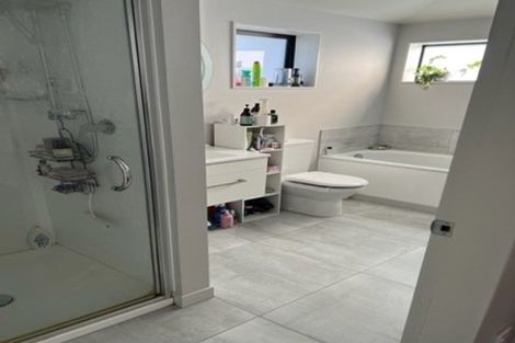 Photo of property in 3 Hinau Street, Tawa, Wellington, 5028