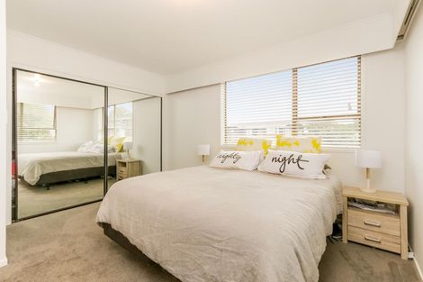 Photo of property in 30 Realm Place, Massey, Auckland, 0614