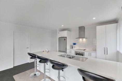 Photo of property in 17 Perla Road, Pukekohe, 2120