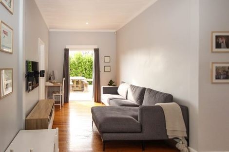 Photo of property in 1212 Caroline Road, Mayfair, Hastings, 4122