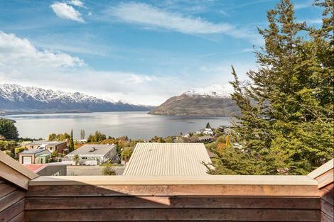 Photo of property in 60b Wynyard Crescent, Fernhill, Queenstown, 9300