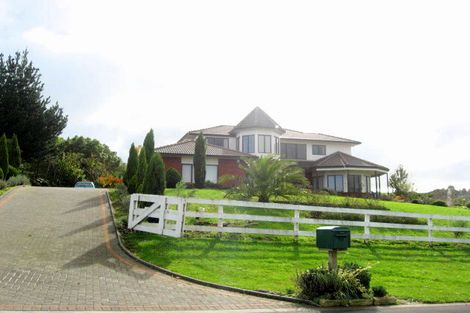 Photo of property in 72 Polo Prince Drive, Totara Park, Manurewa, 2576