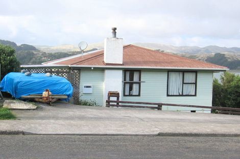 Photo of property in 71 Waiuta Street, Titahi Bay, Porirua, 5022