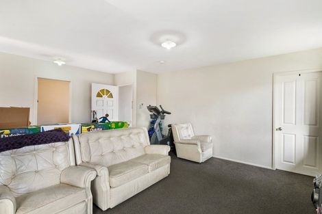Photo of property in 86 Barrys Road, Glendene, Auckland, 0602