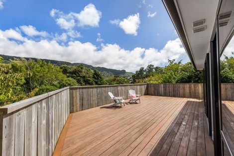 Photo of property in 1a Te Reinga View, Tawa, Wellington, 5028