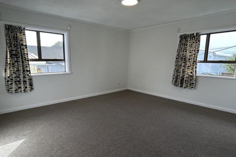 Photo of property in 20 Kauri Glen Road, Northcote, Auckland, 0627