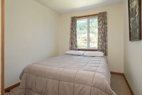 Photo of property in 169 Waikawa Road, Picton, 7220