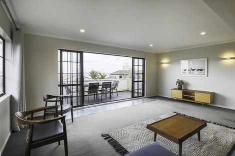 Photo of property in 15 Deanna Drive, West Harbour, Auckland, 0618