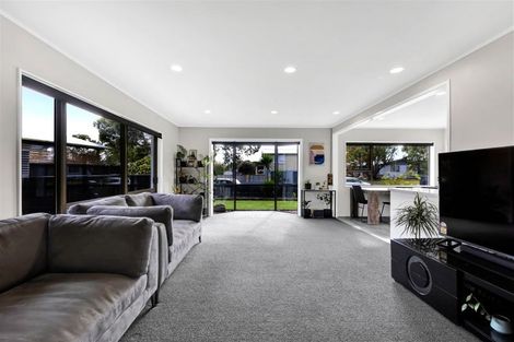 Photo of property in 8 Jade Place, Bell Block, New Plymouth, 4312