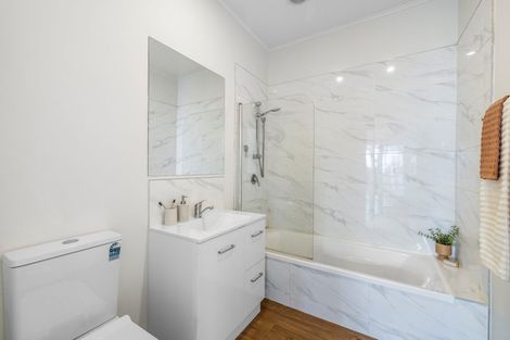 Photo of property in 1/207 Main North Road, Redwood, Christchurch, 8051