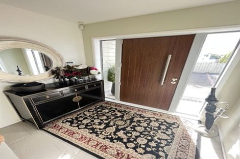 Photo of property in 4 Marina View, Paremata, Porirua, 5026