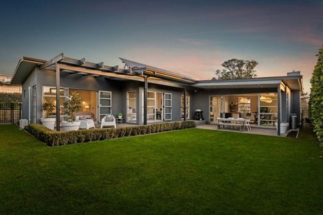 Photo of property in 54 Rochfort Road, Havelock North, 4130