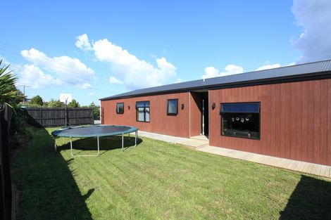 Photo of property in 18 Simon Road, Raglan, 3225