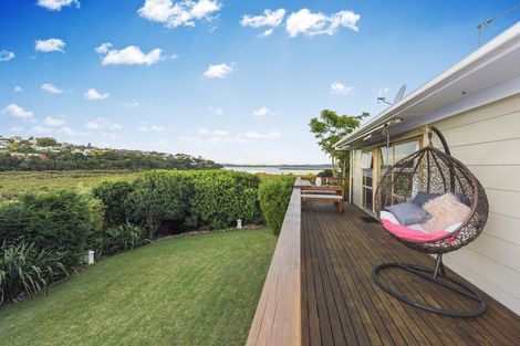 Photo of property in 30 Realm Place, Massey, Auckland, 0614