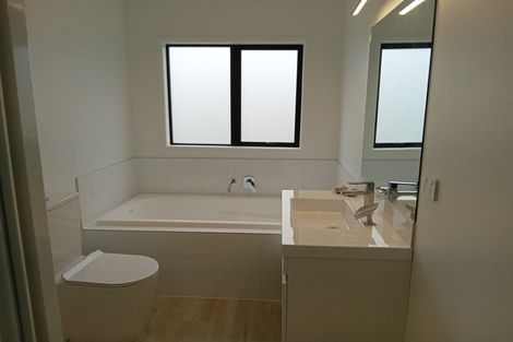 Photo of property in 216a Lake Road, Northcote, Auckland, 0627