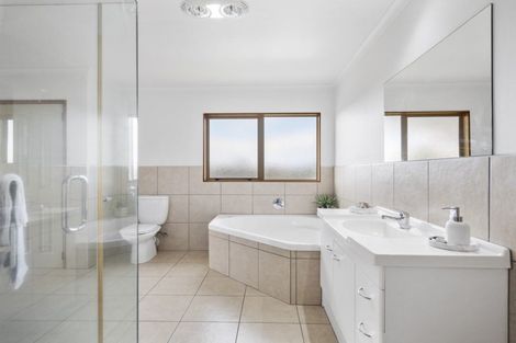 Photo of property in 5 Shire Place, Papamoa Beach, Papamoa, 3118