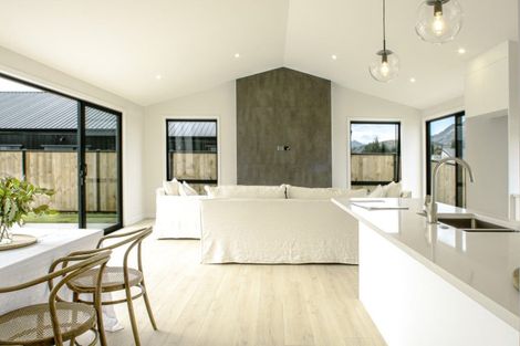 Photo of property in 47 Pounamu Avenue, Albert Town, Wanaka, 9305