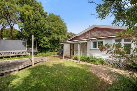 Photo of property in 90 Wellington Street, Picton, 7220