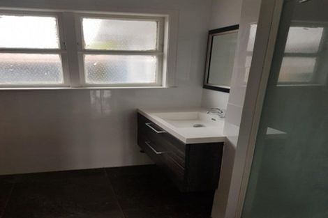 Photo of property in 7 Larissa Avenue, Henderson, Auckland, 0610