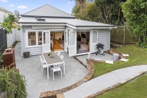 Photo of property in 8 Glen Road, Stokes Valley, Lower Hutt, 5019