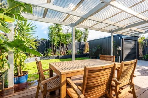 Photo of property in 8 Root Street, Gisborne, 4010