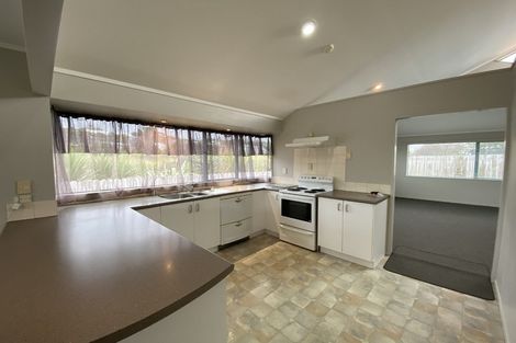 Photo of property in 2/52 Donald Street, Stanmore Bay, Whangaparaoa, 0932