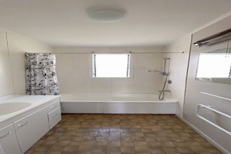 Photo of property in 63 Bond Crescent, Forrest Hill, Auckland, 0620