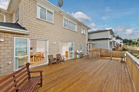 Photo of property in 14 Ascension Crescent, Orewa, 0931