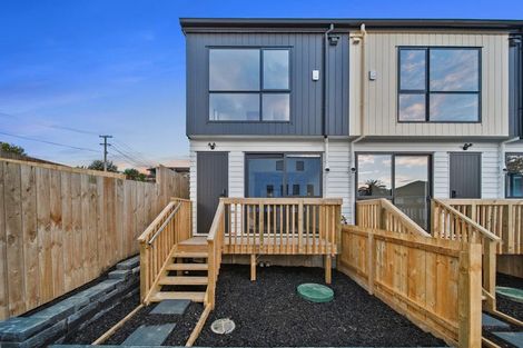 Photo of property in 3/17 Sunnyfield Crescent, Glenfield, Auckland, 0629