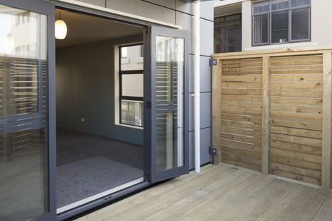 Photo of property in Pirie Street Townhouses, 1/35 Pirie Street, Mount Victoria, Wellington, 6011