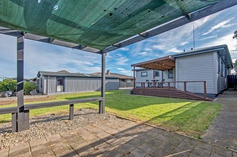 Photo of property in 1014 Tremaine Avenue, Roslyn, Palmerston North, 4414