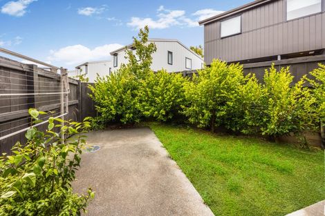 Photo of property in 17b Cessna Crescent, Mangere, Auckland, 2022