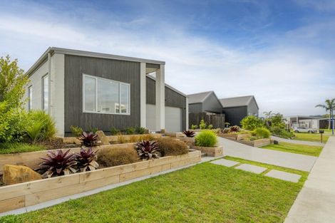 Photo of property in 7 Awatea Drive, Whitianga, 3510