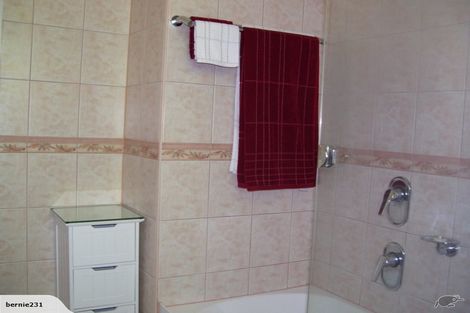 Photo of property in 2/10 Raewyn Place, Pakuranga, Auckland, 2010