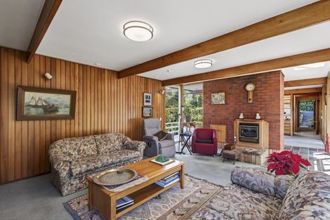 Photo of property in 9 Whitby Place, Westown, New Plymouth, 4310