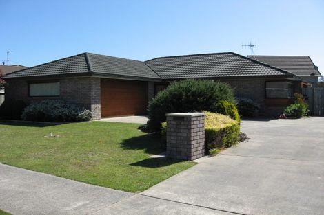 Photo of property in 17 Hadleigh Court, Paraparaumu, 5032