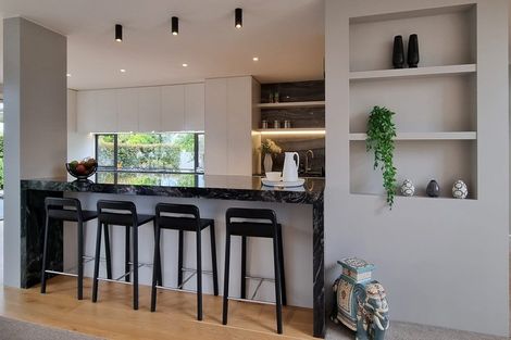 Photo of property in 9 Craig Road, Milford, Auckland, 0620