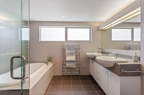 Photo of property in 93 Field Way, Waikanae Beach, Waikanae, 5036