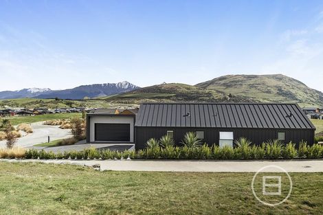 Photo of property in 52 Cunninghams Drive, Jacks Point, Queenstown, 9371