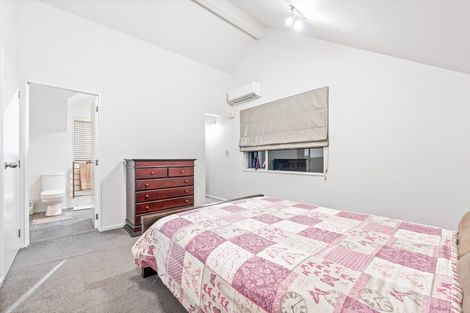 Photo of property in 305 Royal Road, Massey, Auckland, 0614