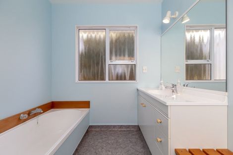 Photo of property in 6b Wharemauku Road, Raumati Beach, Paraparaumu, 5032