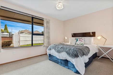 Photo of property in 4a Grassmere Street, Papanui, Christchurch, 8052