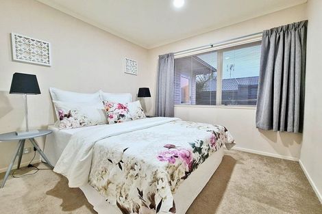 Photo of property in 12 Ironstone Place, Randwick Park, Auckland, 2105