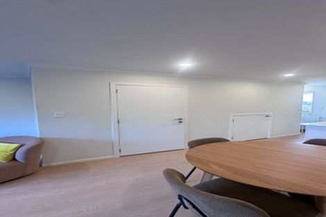 Photo of property in 8 Wharara Lane, Massey, Auckland, 0614